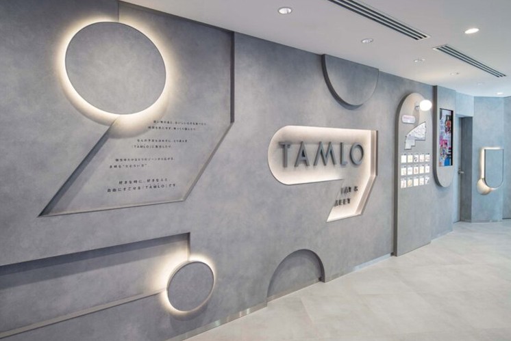 “HEP FIVE TAMLO” 标识设计：契合 Z 世代的体验与社交表达